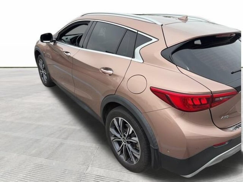Used 2017 INFINITI QX30 Luxury