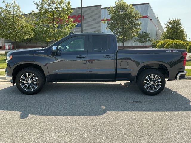 2024 Chevrolet Silverado 1500 LT photo 3