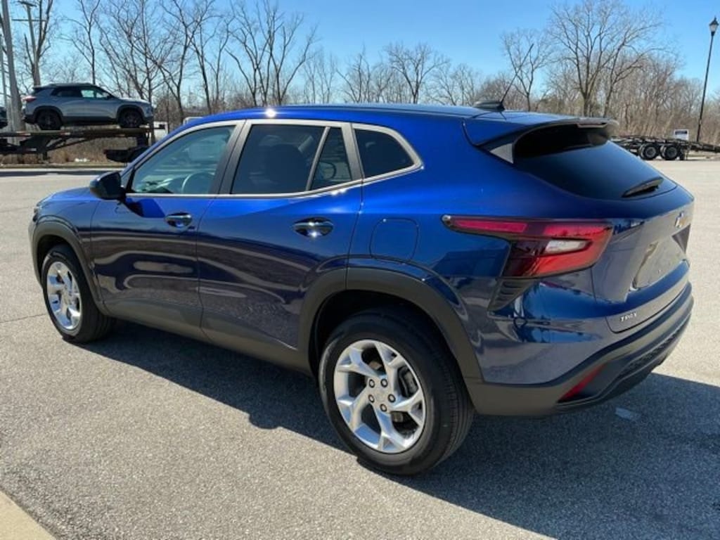 Used 2024 Chevrolet Trax LS SUV