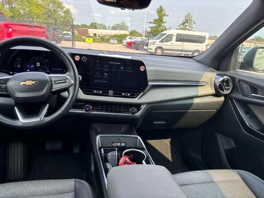 Used 2025 Chevrolet Equinox LT SUV