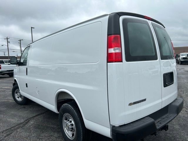 2025 Chevrolet Express Cargo 2500 Van photo 3