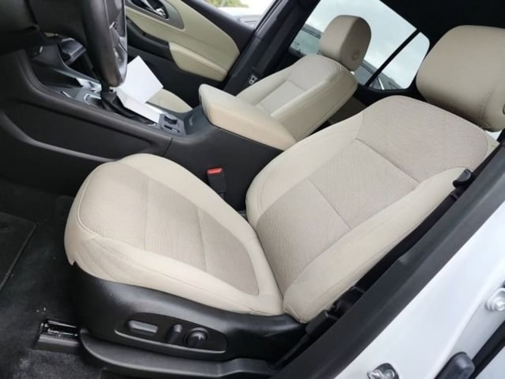 Used 2023 Chevrolet Traverse LT Cloth SUV