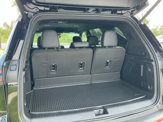 2027 Chevrolet Traverse LT - Photo 11