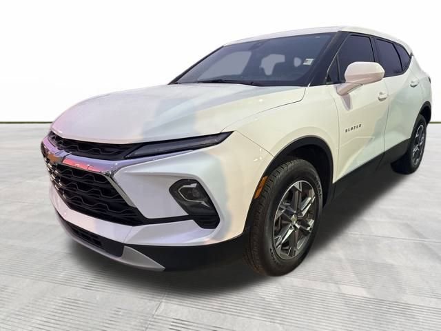2024 Chevrolet Blazer 2LT photo 3