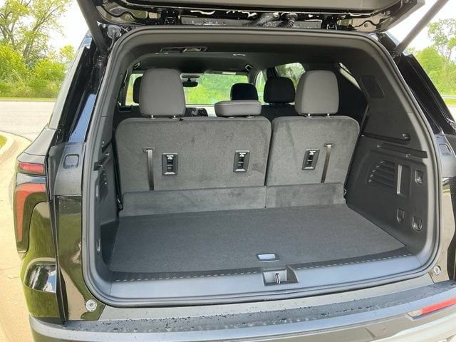 2026 Chevrolet Traverse LT - Photo 11