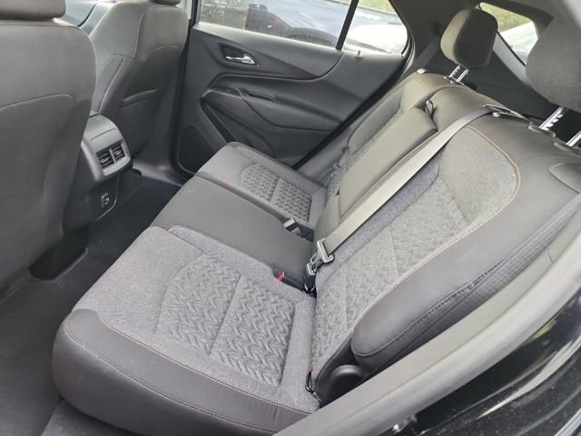 2024 Chevrolet Equinox LT photo 3