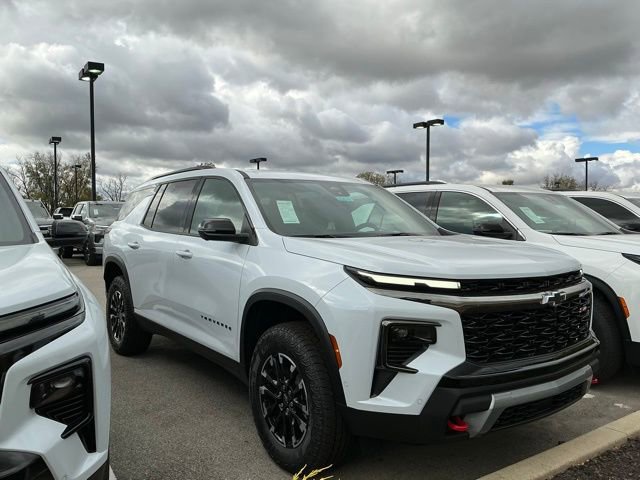 2026 Chevrolet Traverse Z71 photo 2