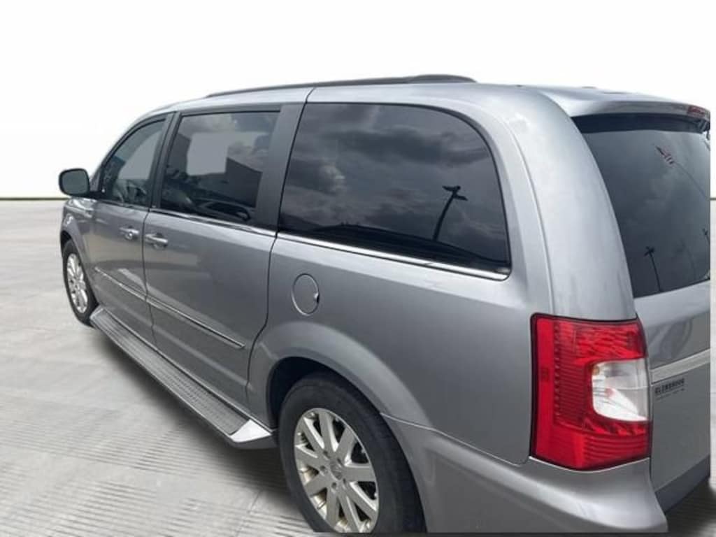 Used 2014 Chrysler Town & Country Touring
