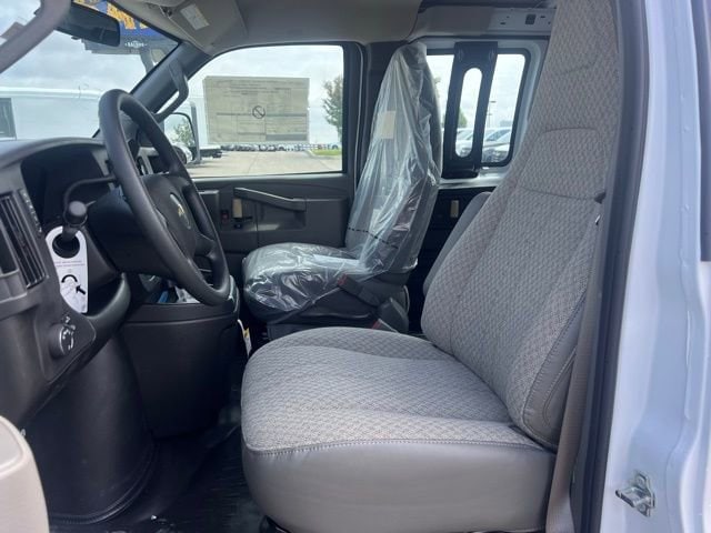 2025 Chevrolet Express Cargo Work Van - Photo 11