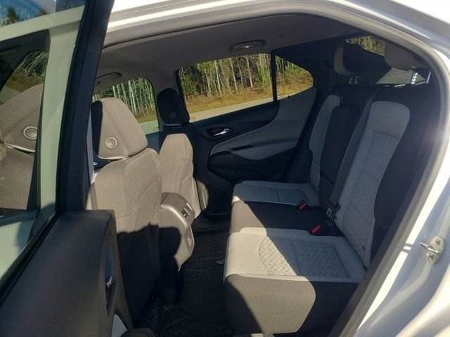 2024 Chevrolet Equinox LT photo 3