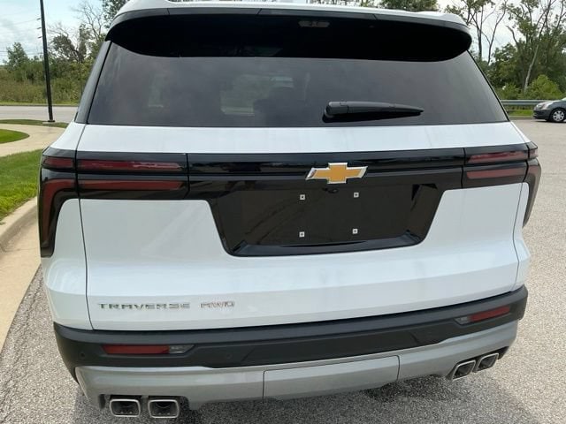2027 Chevrolet Traverse LT - Photo 10