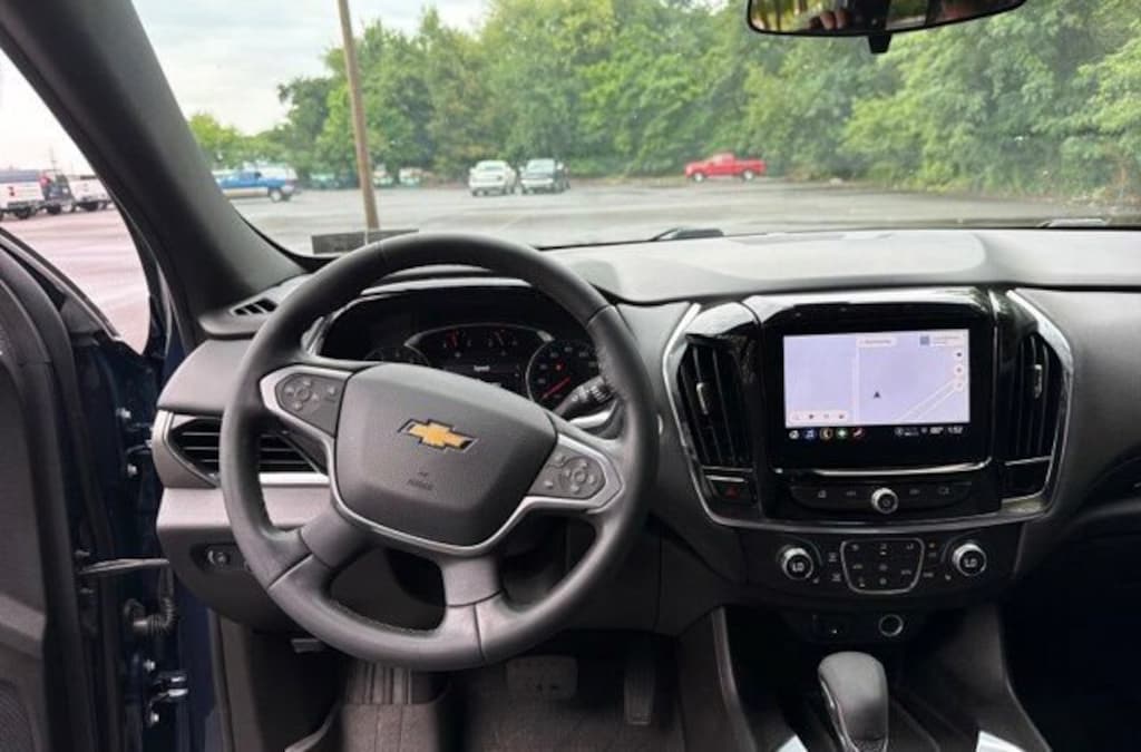 Used 2023 Chevrolet Traverse LT Cloth SUV