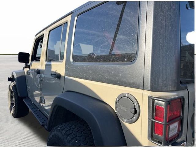 2017 Jeep Wrangler Unlimited Rubicon Recon photo 3