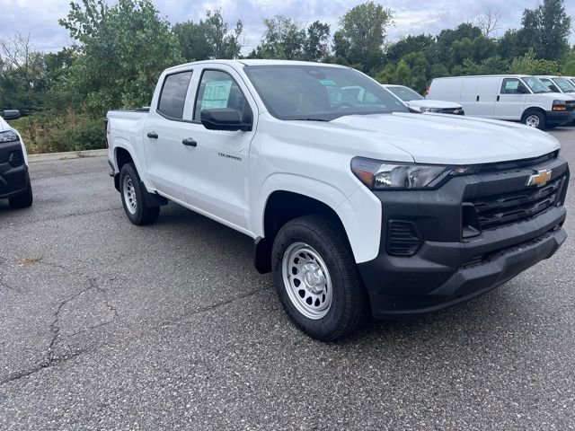 2025 Chevrolet Colorado LT photo 2