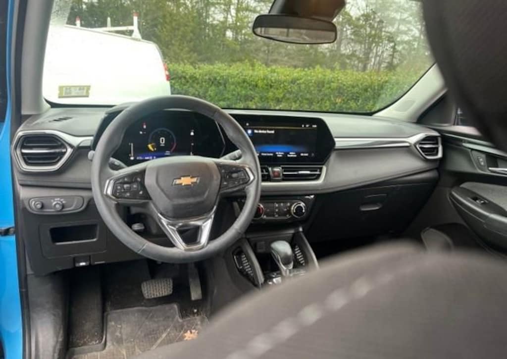 Used 2025 Chevrolet Trailblazer LT SUV