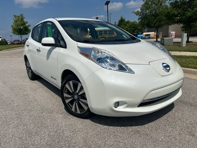 Used 2014 Nissan LEAF SL with VIN 1N4AZ0CP4EC339343 for sale in Fort Wayne, IN