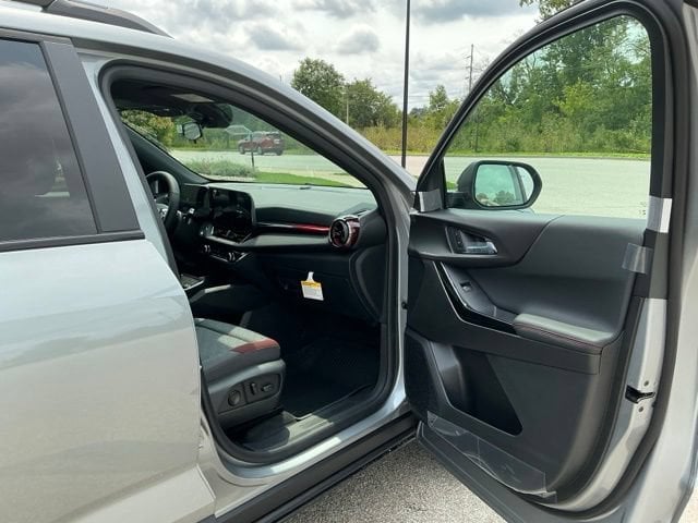 2027 Chevrolet Equinox RS - Photo 17