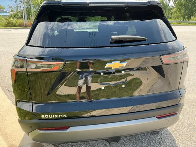 2027 Chevrolet Equinox LT - Photo 10