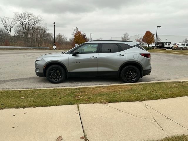 2024 Chevrolet Blazer 2LT photo 2