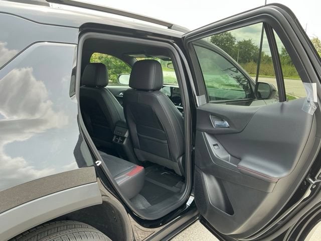 2027 Chevrolet Equinox RS - Photo 18