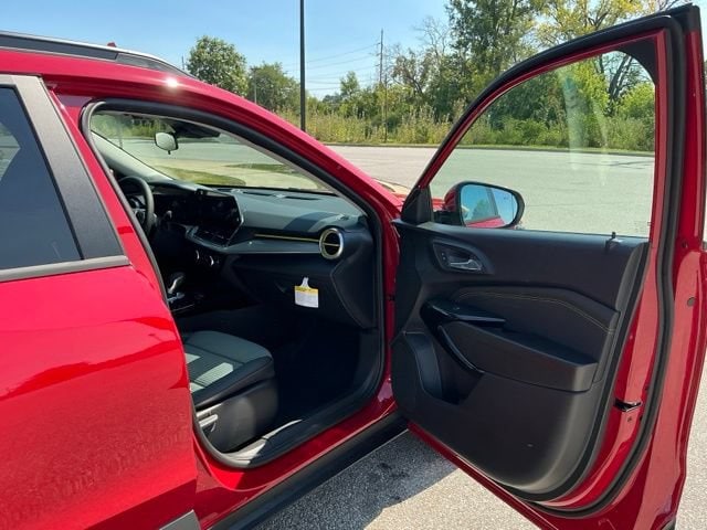 2026 Chevrolet Trax LT - Photo 17