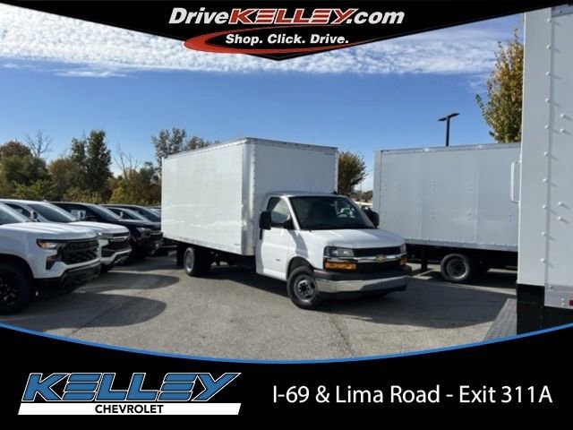 2024 Chevrolet Express Cutaway Base's photo