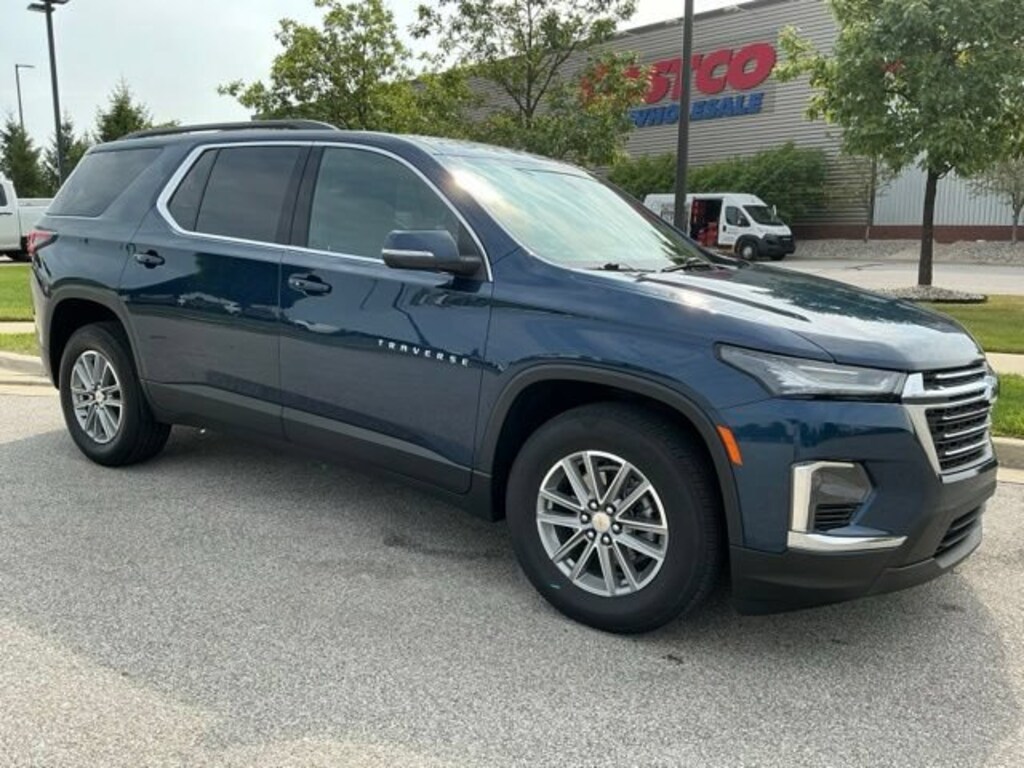 Used 2023 Chevrolet Traverse LT Cloth SUV