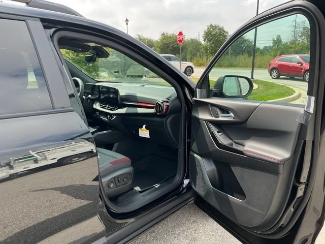 2027 Chevrolet Equinox RS - Photo 17