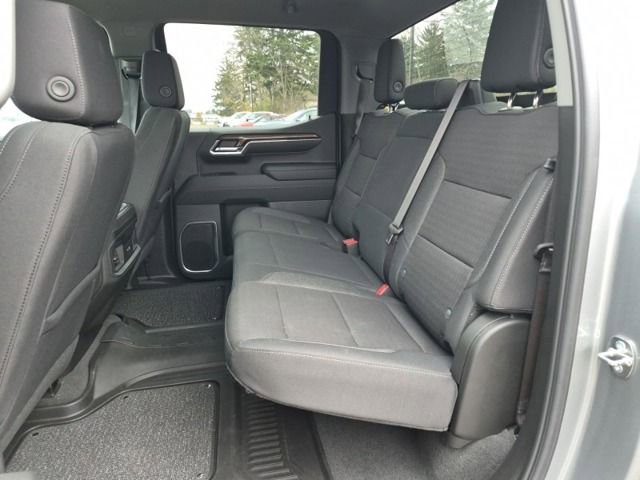 2024 Chevrolet Silverado 1500 LT photo 3