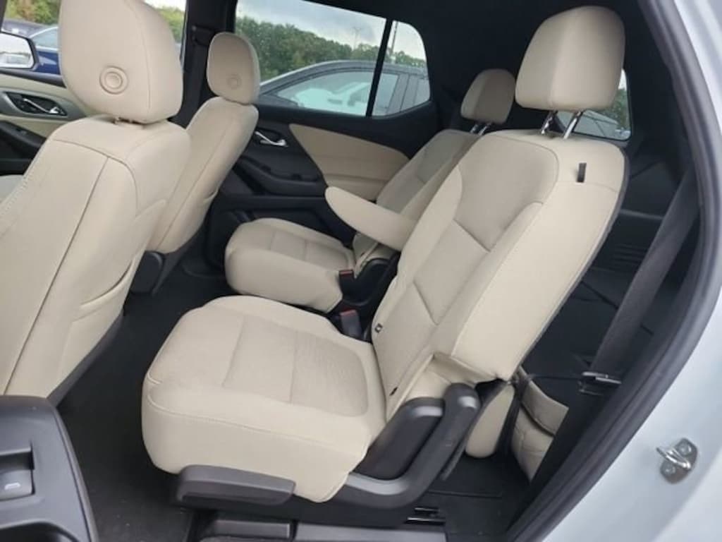 Used 2023 Chevrolet Traverse LT Cloth SUV