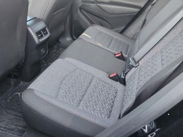 2023 Chevrolet Equinox LT photo 3
