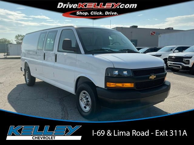 2026 Chevrolet Express 3500 Extended Work Van's photo