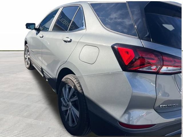 2023 Chevrolet Equinox LT photo 2