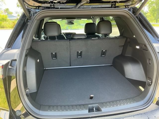 2027 Chevrolet Equinox LT - Photo 11