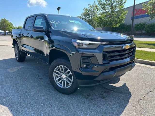 2025 Chevrolet Colorado Work Truck LT photo 2