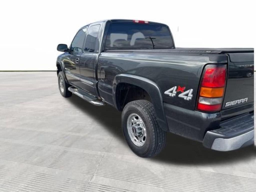 Used 2005 GMC Sierra 2500 HD SLT Truck