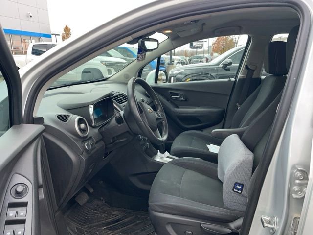 2016 Chevrolet Trax LS photo 3