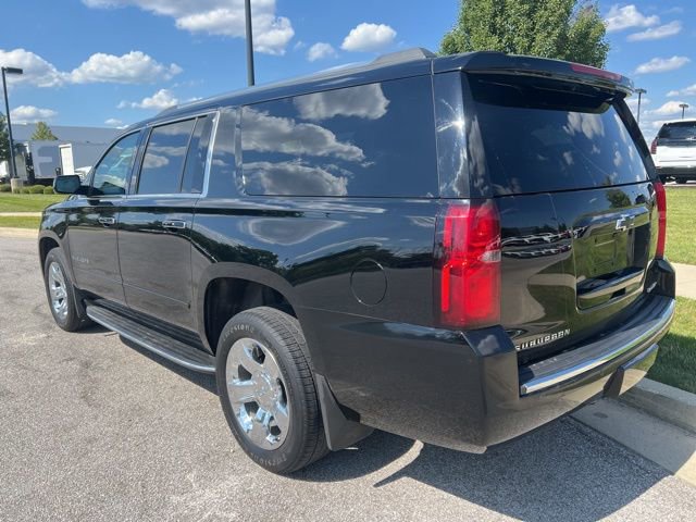 2019 Chevrolet Suburban Premier photo 2