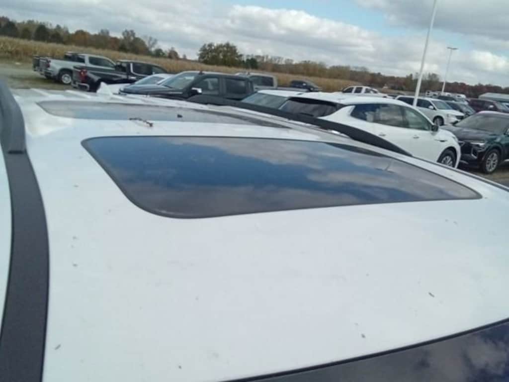 Used 2023 Chevrolet Traverse LT Leather SUV