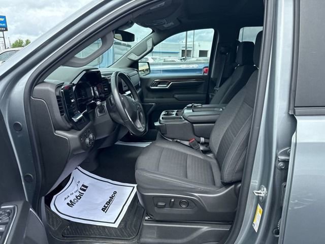 2024 Chevrolet Silverado 1500 RST photo 3