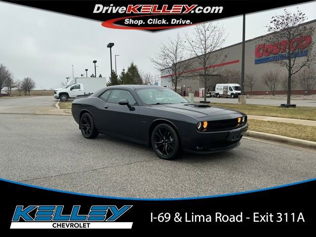 2016 Dodge Challenger R/T's photo