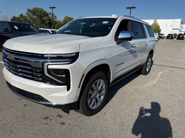 2025 Chevrolet Suburban Premier photo 4