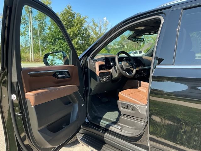 2026 Chevrolet Suburban High Country - Photo 16