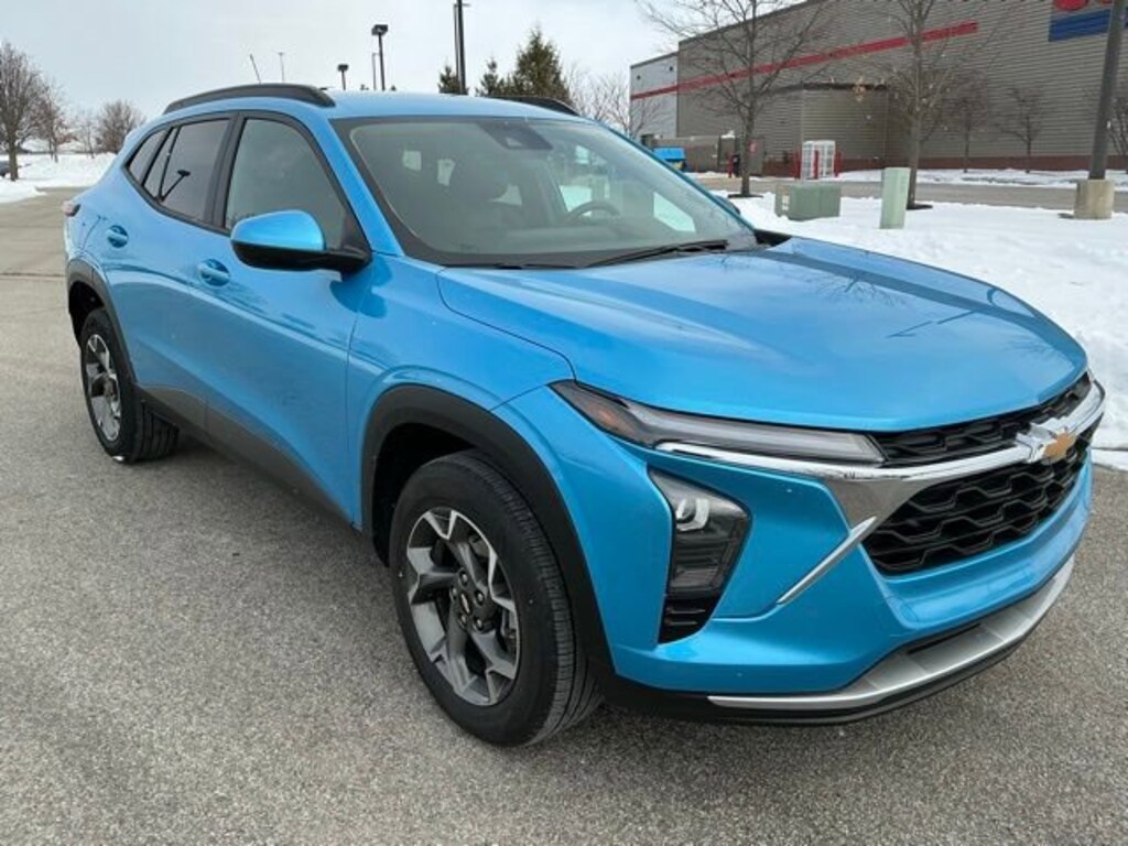 Used 2025 Chevrolet Trax LT SUV