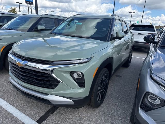 2026 Chevrolet Trailblazer LT photo 2
