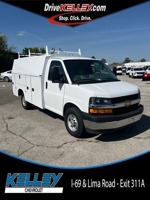 2025 Chevrolet Express Cutaway Base's photo