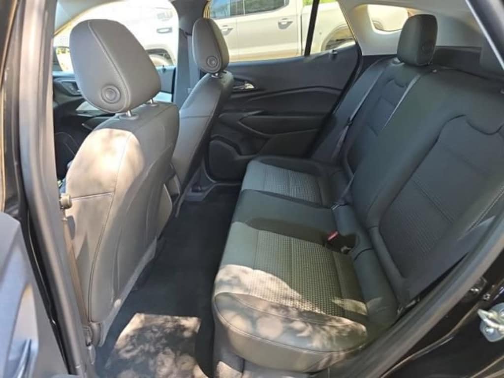 Used 2025 Chevrolet Trax LT SUV
