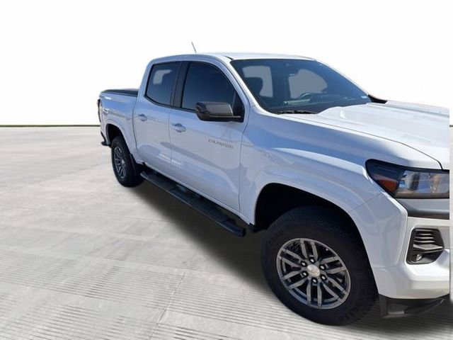 2023 Chevrolet Colorado LT photo 3