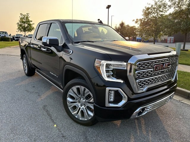 Used 2021 GMC Sierra 1500 Denali Denali with VIN 3GTU9FEL8MG240086 for sale in Fort Wayne, IN