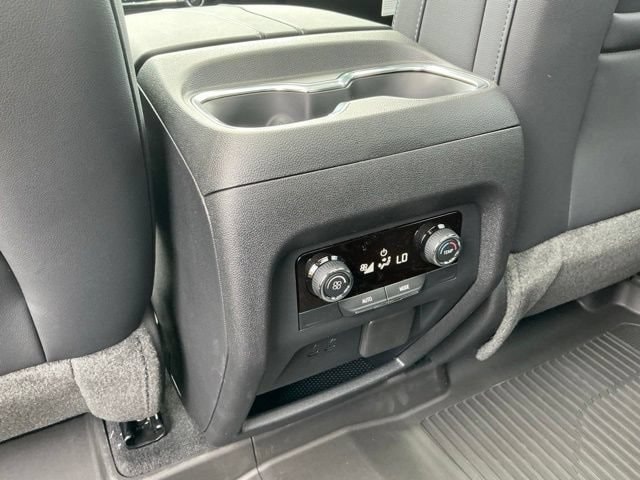 2027 Chevrolet Traverse LT - Photo 36